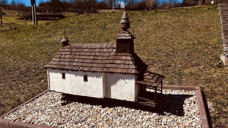 Miniatúry kostolov – Ľutina